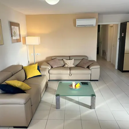 Apartamento Marina Burin 112 *